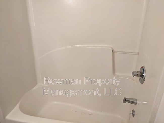 Building Photo - 255 Midway Rd