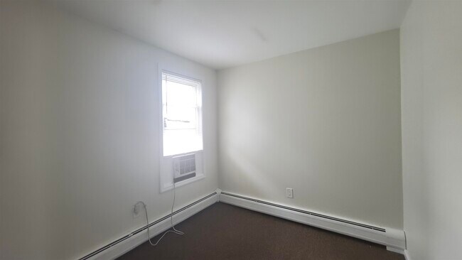 Building Photo - 77 Colgate St