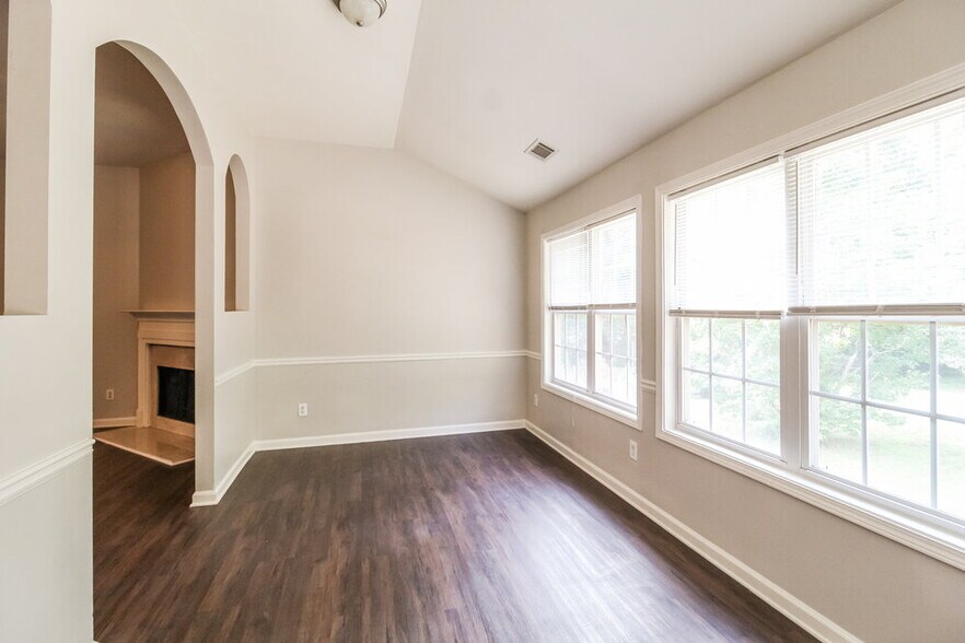 Building Photo - 44 Creek View Ct