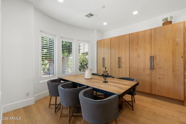 Building Photo - 7471 E Sunnyvale Dr