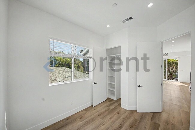 Building Photo - 5230 1/2 Tilden Ave