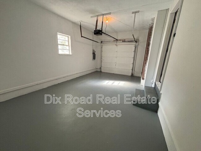 Building Photo - 4420 Roosevelt Blvd