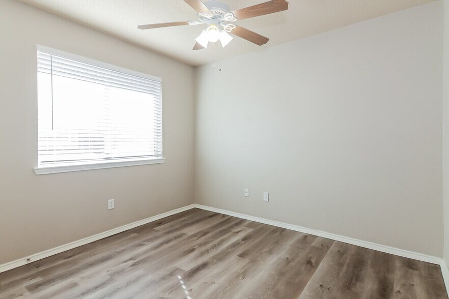 Building Photo - 133 Pinion Ln