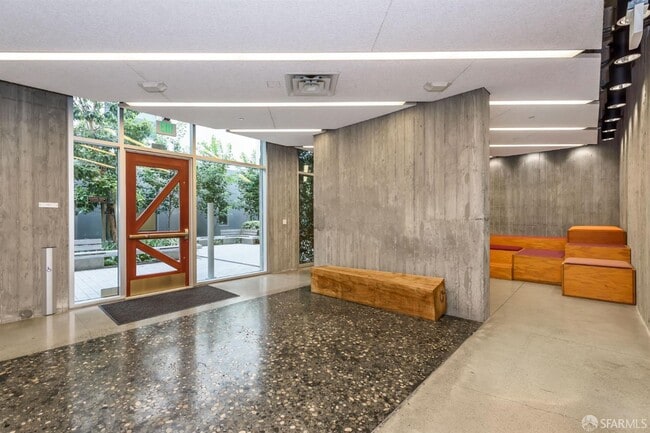 Building Photo - 388 Fulton St