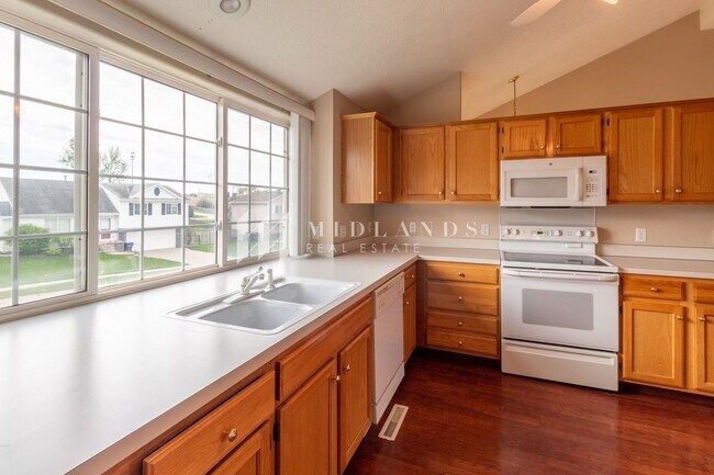 Building Photo - Two Springs Open Floor Plan