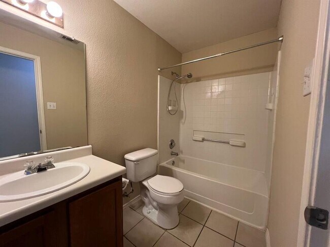 Building Photo - 209 Katy B Ln