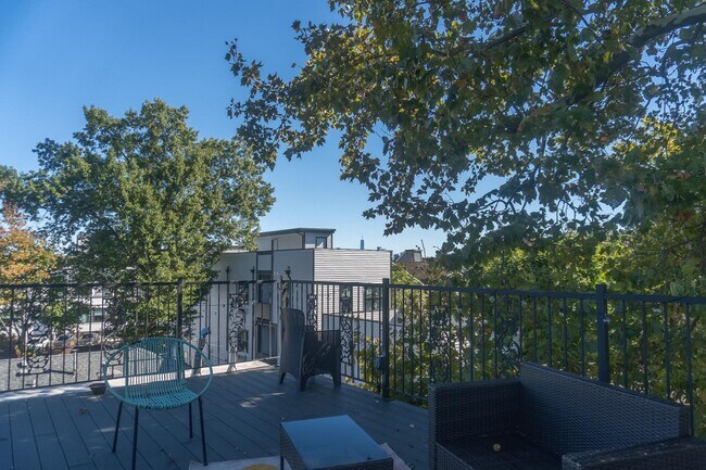 Building Photo - 4 Highview Rd