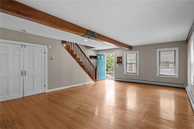 Building Photo - 19 Cross St