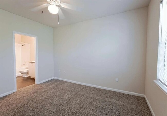 Building Photo - 10505 S I-35 Frontage Rd