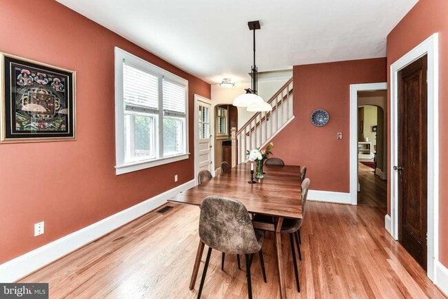 Building Photo - 904 Park Ave