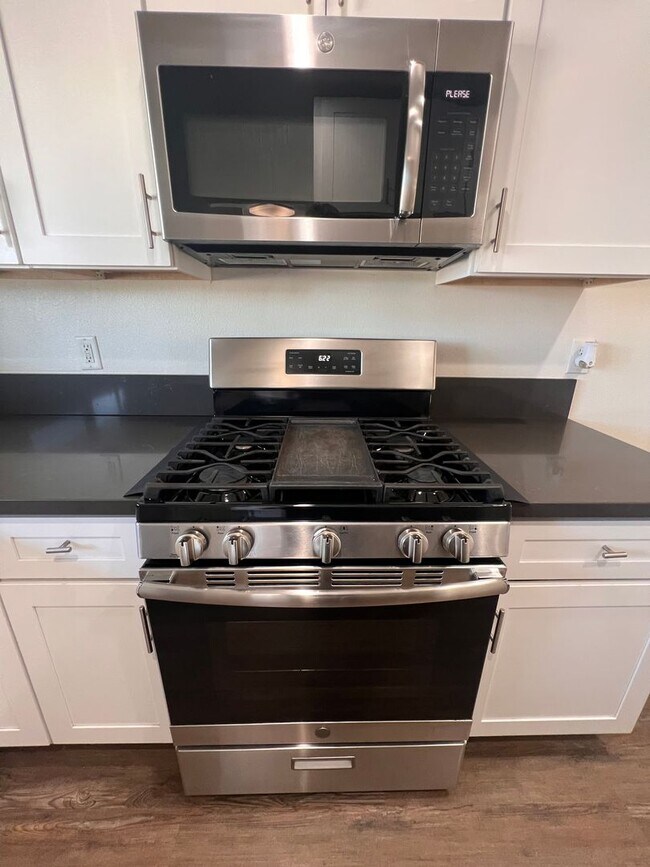 Building Photo - Costa Mesa House Large Lot;  Open House Friday 2/24/2026 11:30 PM - 1:00 PM