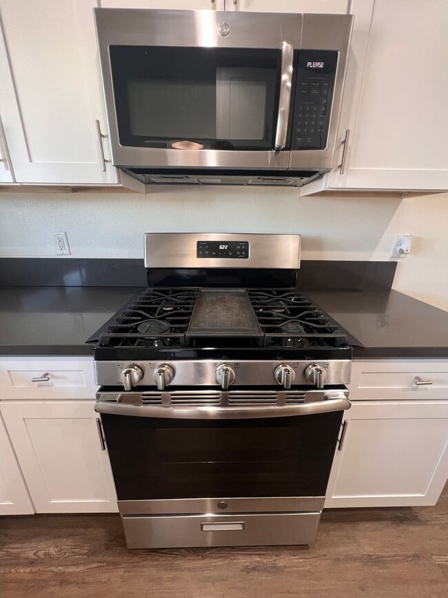 Building Photo - Costa Mesa House Large Lot;  Open House Today 3/7/2026 11:30 PM - 1:00 PM