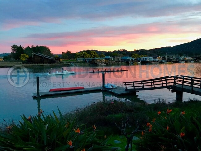 Building Photo - Waterfront Condo on Corte Madera Creek | Single-Level, Dock Access - FOUNDATION