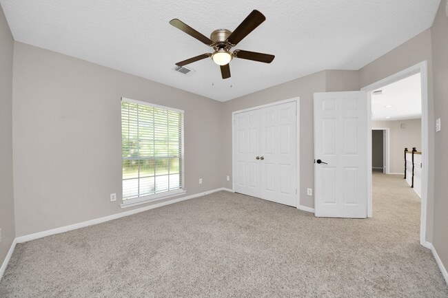 Building Photo - 1335 Crescent Pkwy Ct
