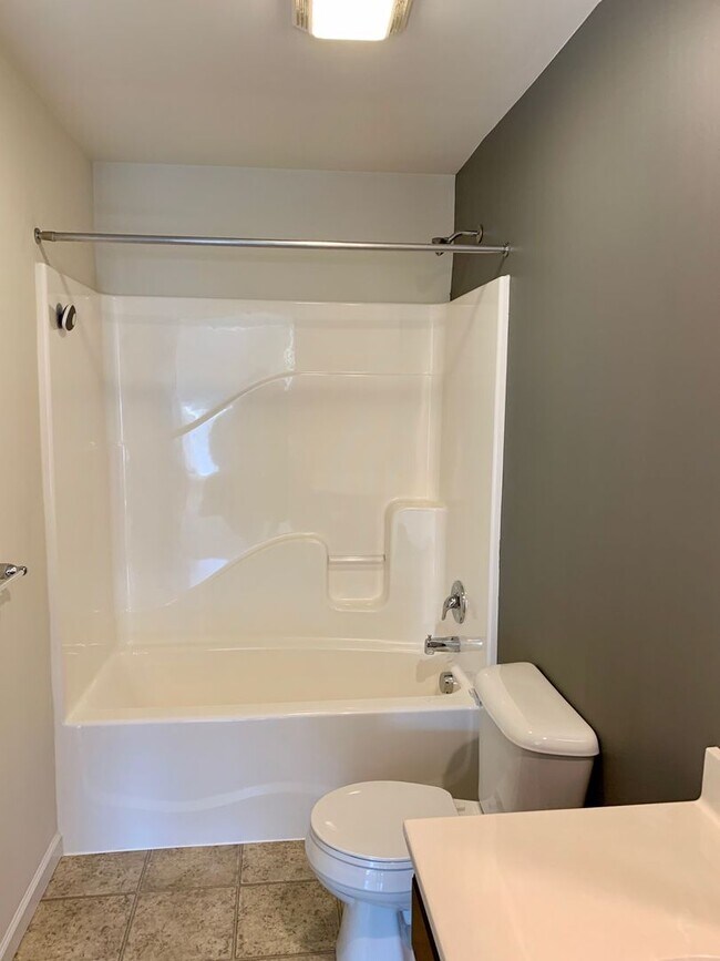 Building Photo - 3030 Meridian Cmns