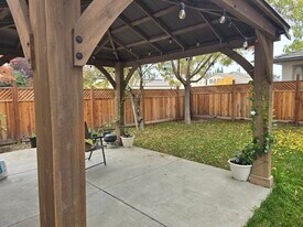 Building Photo - 1176 Junction Dr