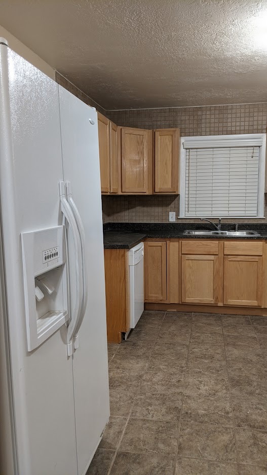 Kitchen - 7976 W 2820 S