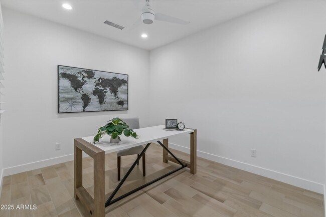 Building Photo - 3890 E Andalusia Ave