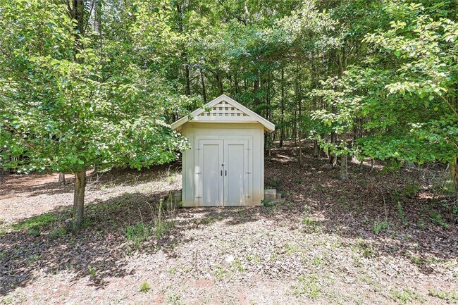 Building Photo - 3735 Smithtown Rd