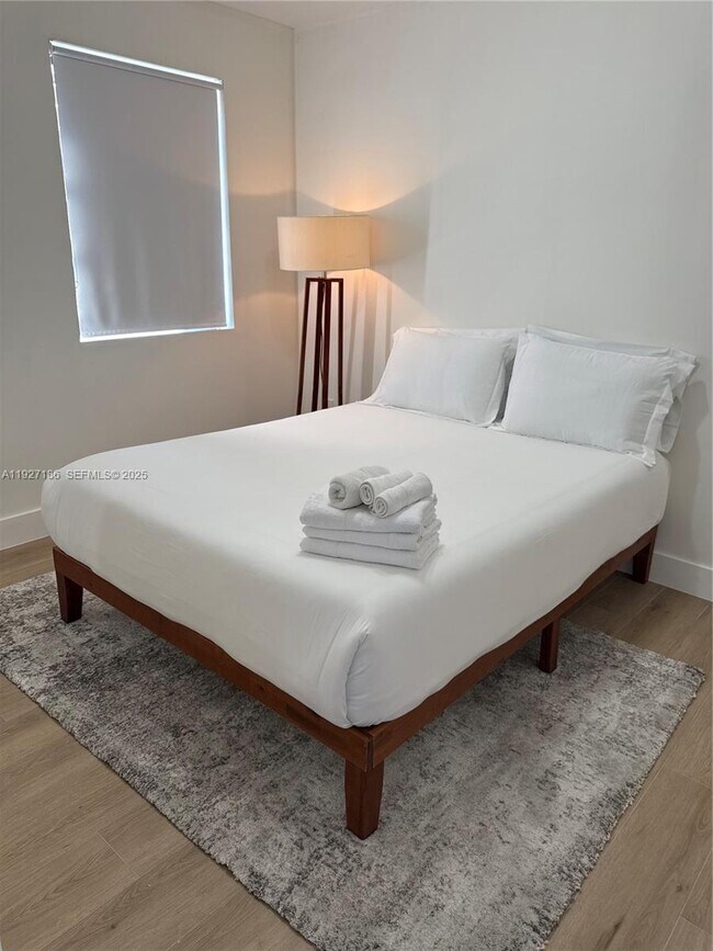 Building Photo - 1716 SW 11th St