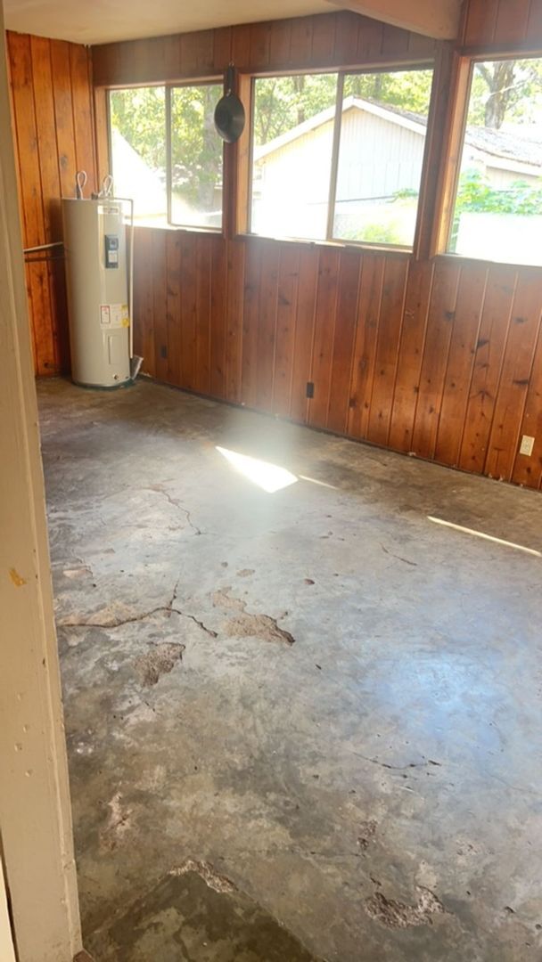 Building Photo - 2802-2802 NW Highland Ave