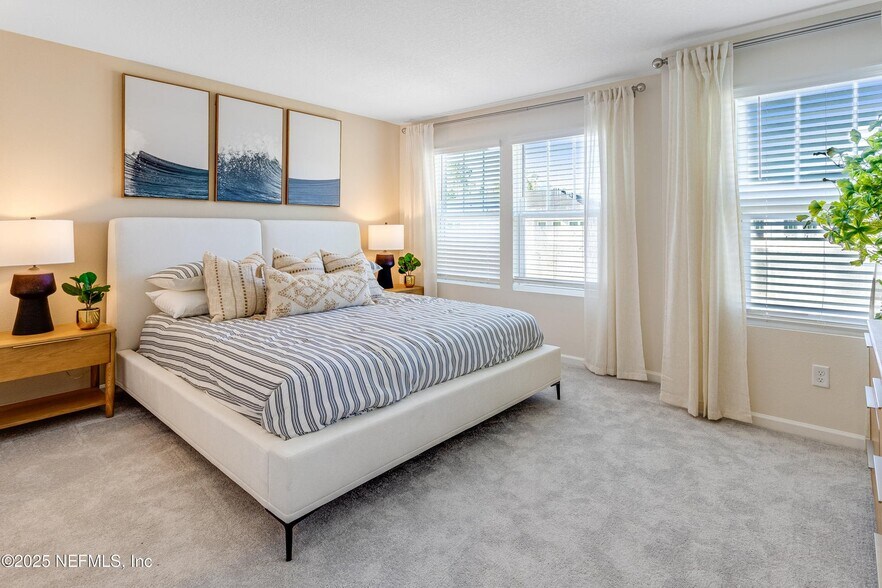 Model staged (Master bedroom) - 559 Holly Lakes Dr