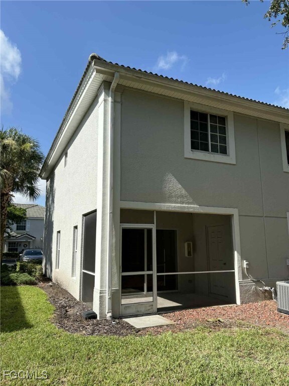 Building Photo - 8079 Pacific Beach Dr