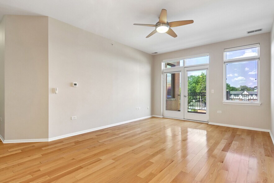 Building Photo - 106 S Ridgeland Ave