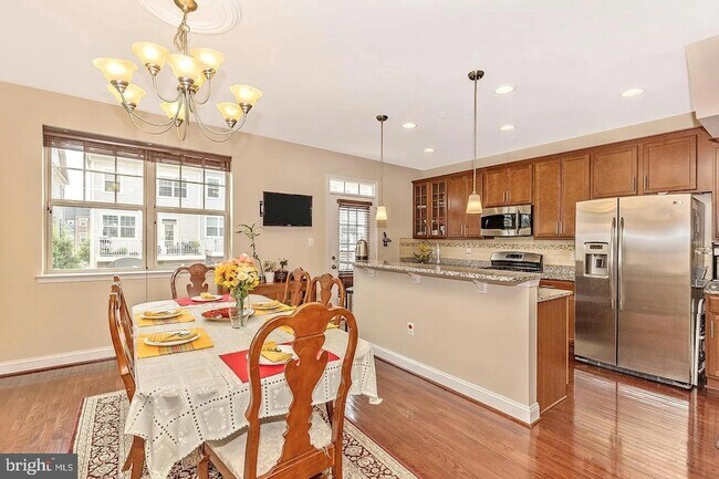 Building Photo - 11882 Country Squire Way