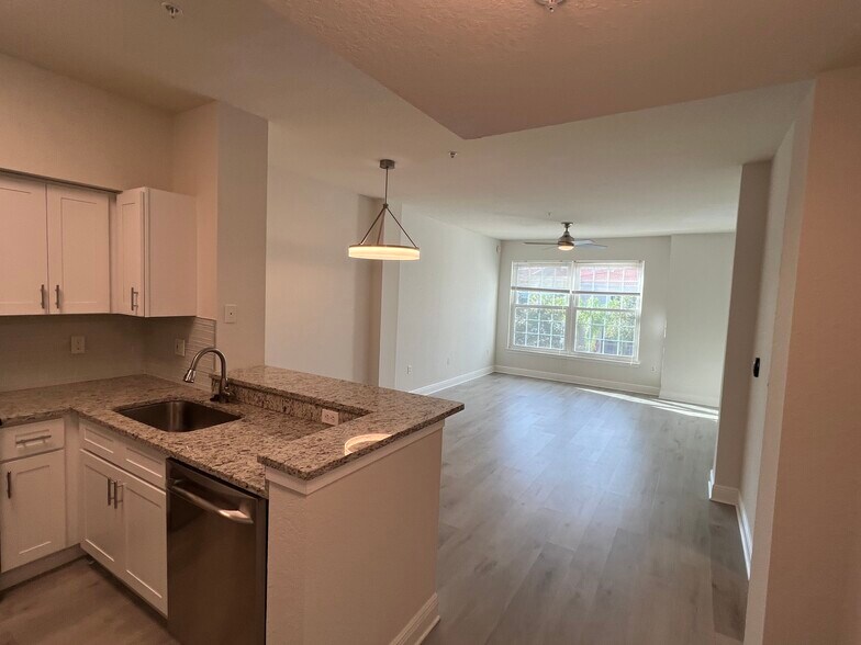 Modern updated home - 23660 Walden Center Dr