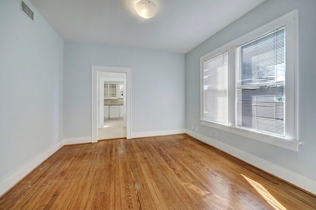 Building Photo - 1649 W Main St