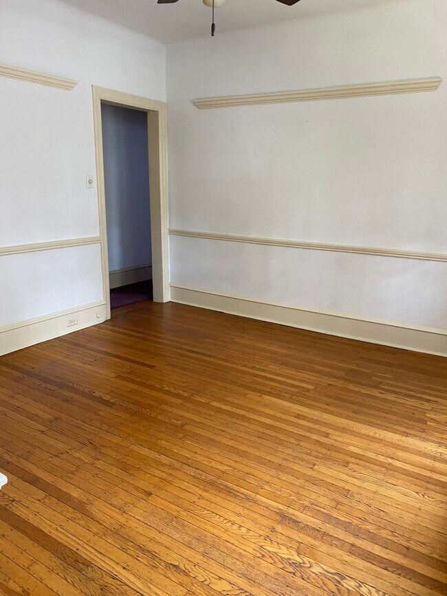 Building Photo - 7936 Montgomery Ave