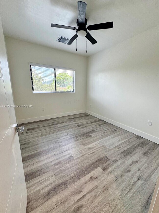 Building Photo - 891 NW 45th Terrace