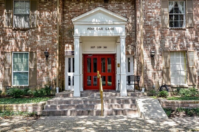 Building Photo - 357 N Post Oak Ln