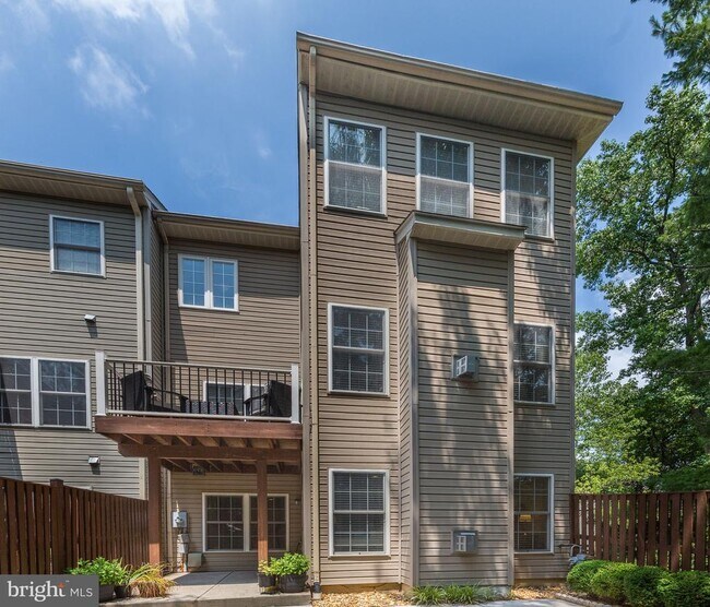 Building Photo - 3826 Elmwood Towne Way