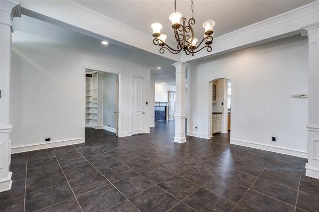Building Photo - 4684 Old Pond Dr