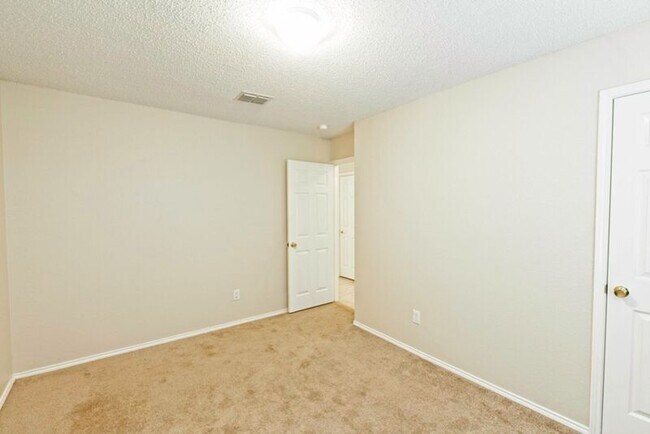 Building Photo - 1118 Water Oak Way