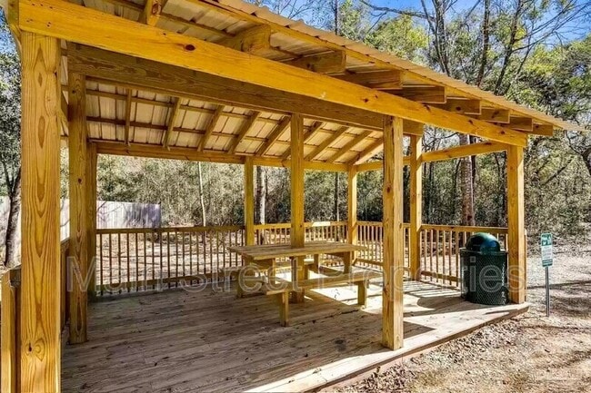 Building Photo - 5260 Peach Dr