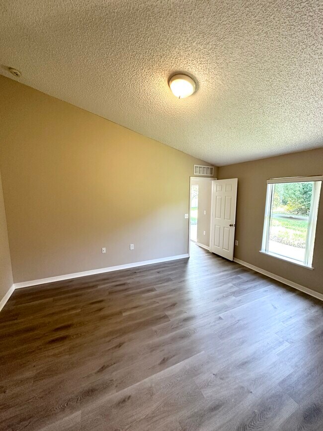 Building Photo - 71 Reidsville Dr