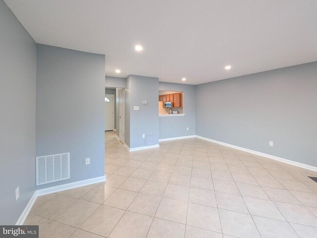 Building Photo - 517 Gloucester Ct
