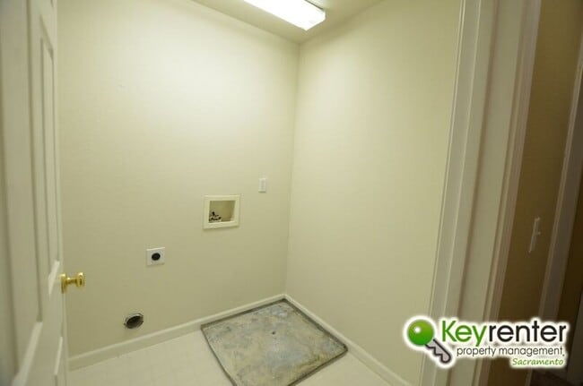Building Photo - 1845 Ardfern Way