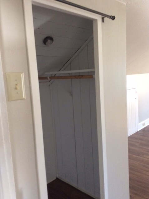 Building Photo - Germania