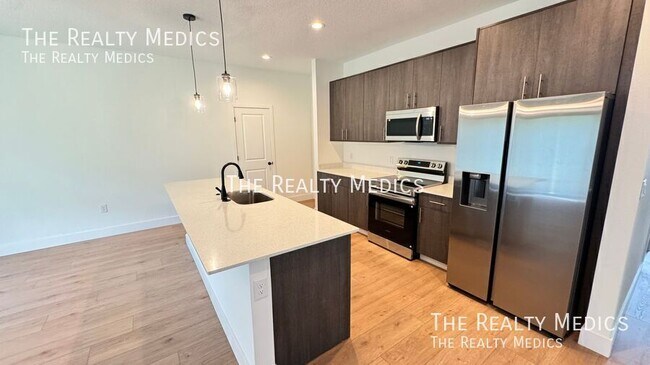 Building Photo - 430 Wellwood St SW