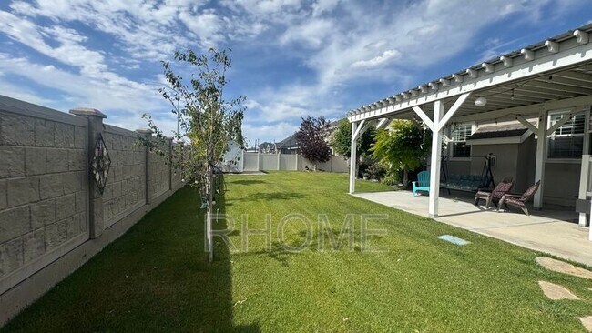 Building Photo - 13022 Sand Creek Dr