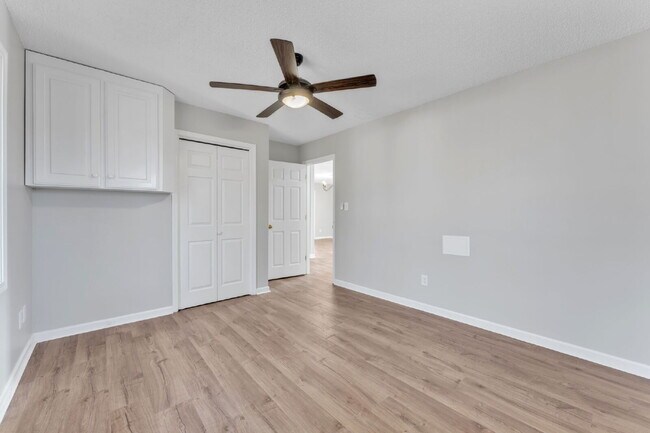 Building Photo - 3BR / 2BA Off-Grid Luxury Living with Large Fenced Lot and Solar Power $2297/mo rent