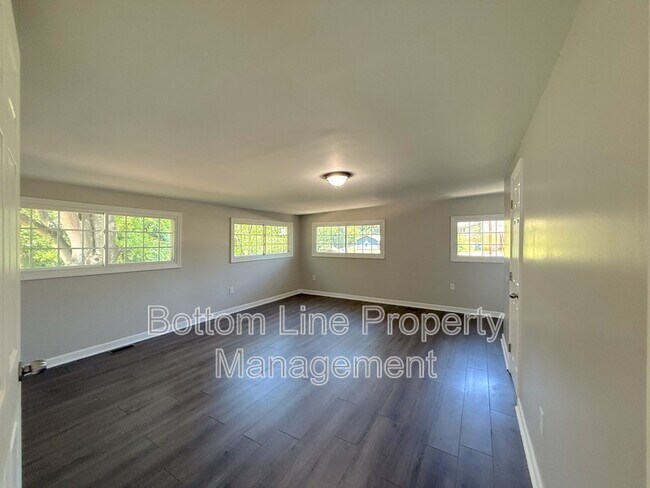 Building Photo - 4103 Little Mountain Rd