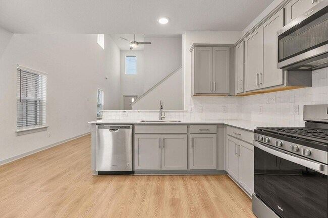 Building Photo - 117 New Hampton Wy