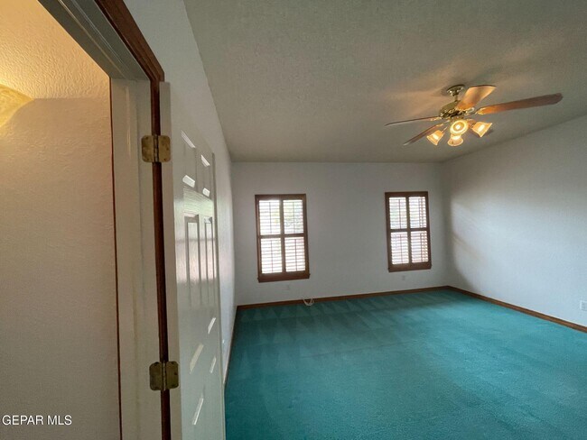 Building Photo - 6851 Rock Canyon Dr