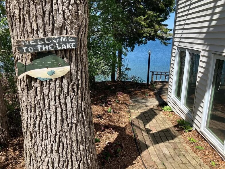 Building Photo - 37842 Atkins Knoll Rd