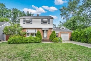 Building Photo - 5015 Oakland Dr